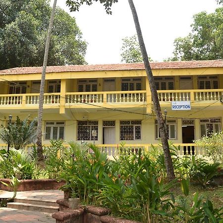 Mayem Lakeview Hotel Goa Buitenkant foto