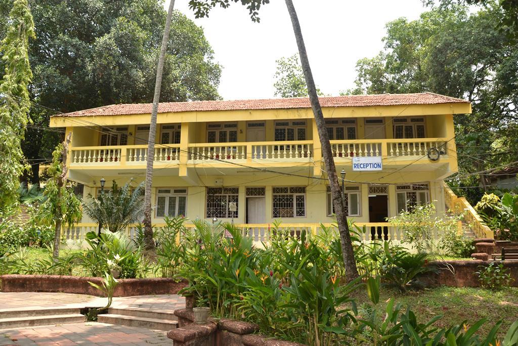 Mayem Lakeview Hotel Goa Buitenkant foto